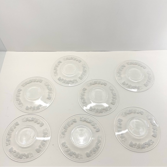 Anchor Hocking Clear Glass White Grape Vine Leaf Saucer Vtg Plates Set 7 - Picture 4 of 6
